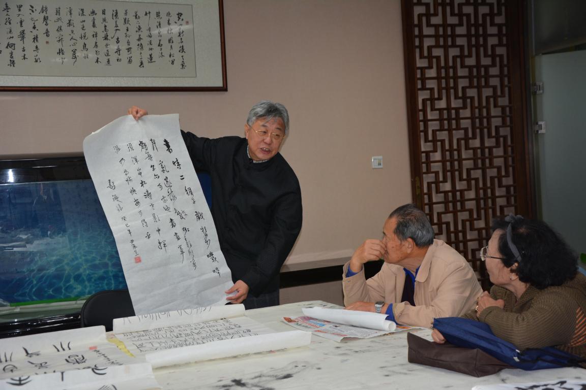 文艺志愿者现场教学.jpg 文艺志愿者现场教学.jpg