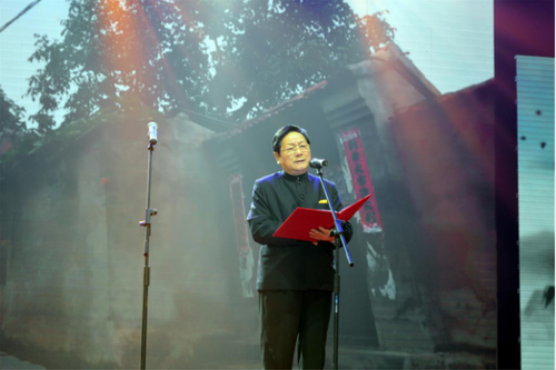 曹灿老师现场朗诵 曹灿老师现场朗诵