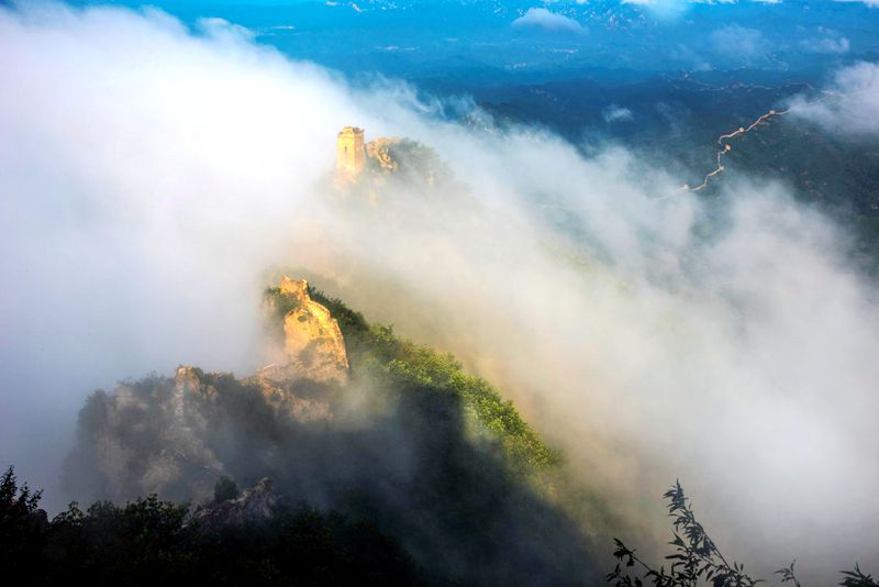 插图1李如升入选作品《云海关山》