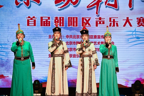 2朝阳区举办“纪念改革开放40周年朝阳区建区60周年__乐动朝阳首届声乐大赛”(何丽摄) 2朝阳区举办“纪念改革开放40周年朝阳区建区60周年__乐动朝阳首届声乐大赛”(何丽摄)