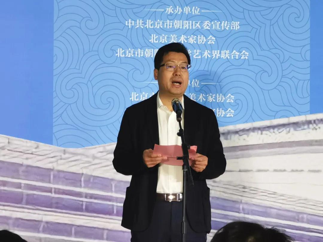 3朝阳区委宣传部分管日常工作的副部长毕重伟致辞(巩殿武摄) 3朝阳区委宣传部分管日常工作的副部长毕重伟致辞(巩殿武摄)