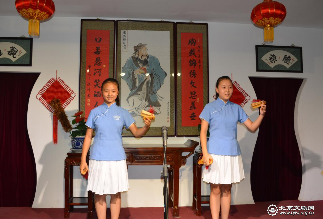 快板《天安门广场看升旗》