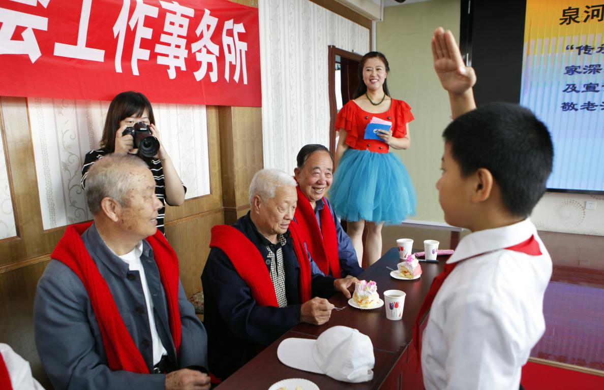 怀柔区作家协会开展“传承好家风”公益行活动3 怀柔区作家协会开展“传承好家风”公益行活动3