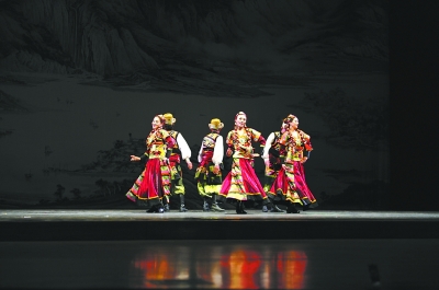 14 西藏拉萨歌舞团精美的舞蹈。.jpg