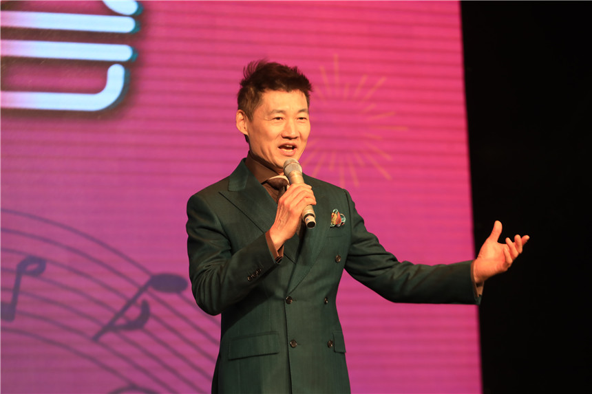 5著名歌唱家康熙演唱(垡头文联供图) 5著名歌唱家康熙演唱(垡头文联供图)