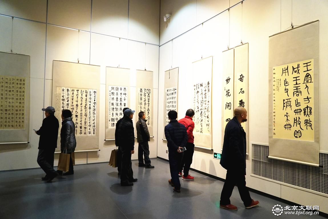 观众参观展览4 观众参观展览4