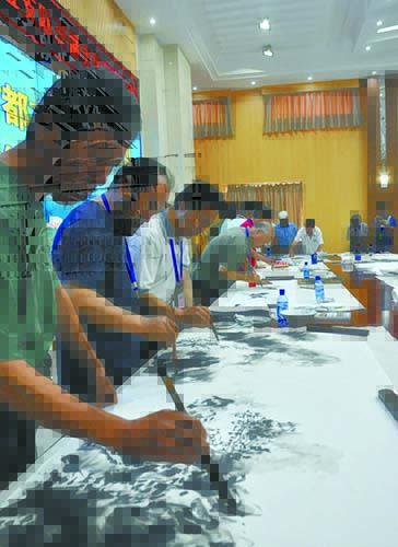 首都书画家为当地留下书画作品