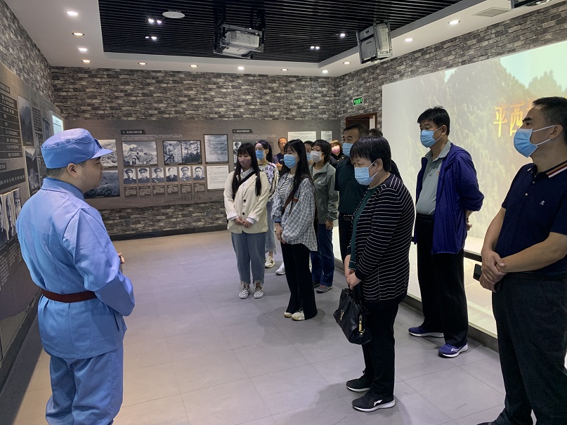 2、参观中 2、参观中