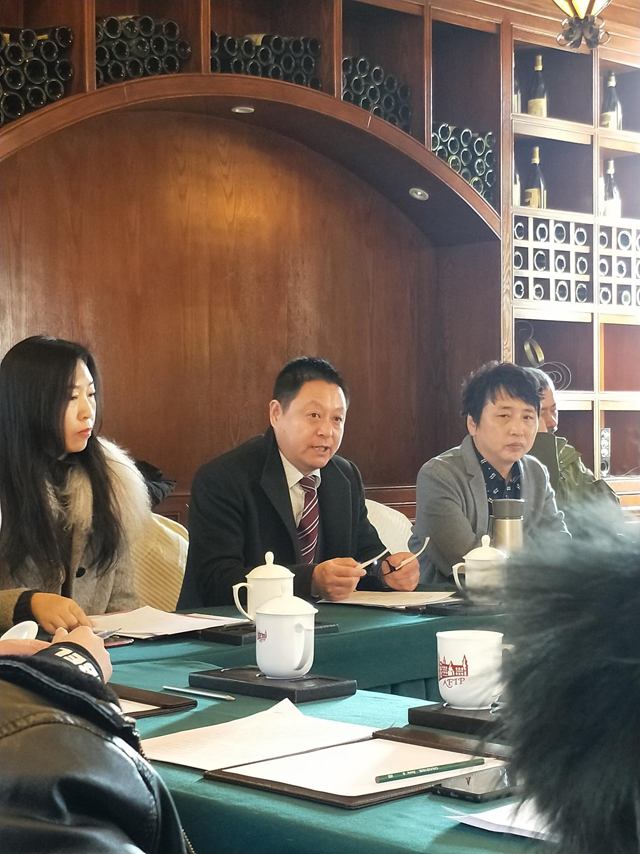 图2密云美协主席谷保荣讲话 图2密云美协主席谷保荣讲话