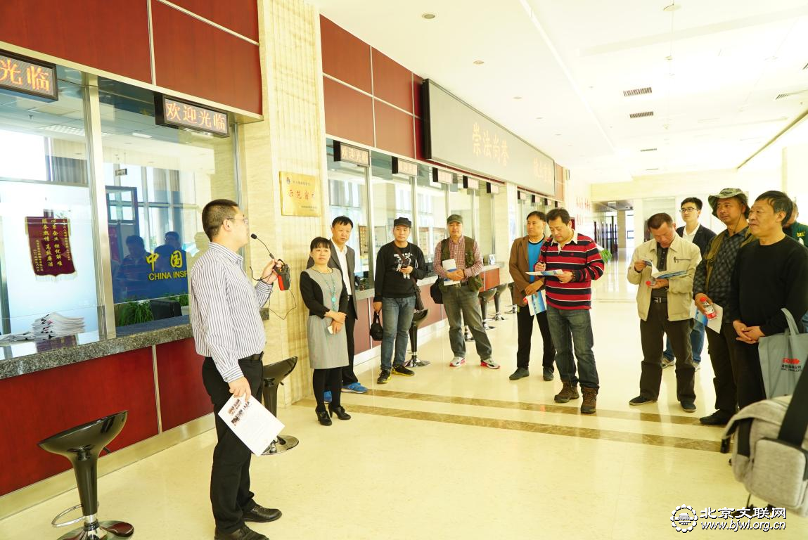 画家们参观马坊海关