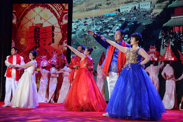 15歌伴舞《走进新时代》