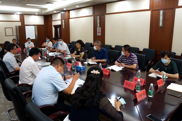 插图1:调研现场 插图1:调研现场