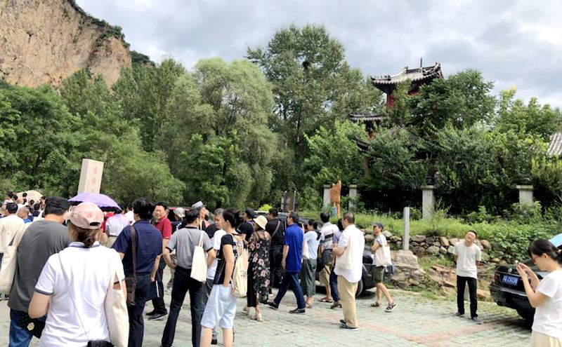 插图2:学员前往鸡鸣四县交界处写生 插图2:学员前往鸡鸣四县交界处写生