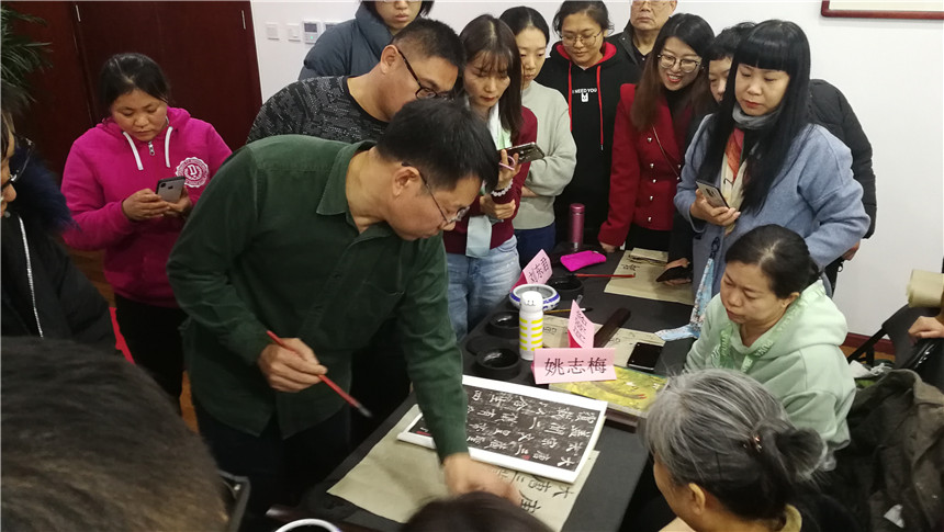 3学员们珍惜每一分钟的学习机会(高杰摄) 3学员们珍惜每一分钟的学习机会(高杰摄)