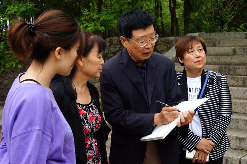 插图7:画家现场写生 插图7:画家现场写生