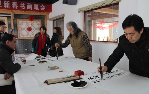 3 书法家们挥毫泼墨.jpg 3 书法家们挥毫泼墨.jpg