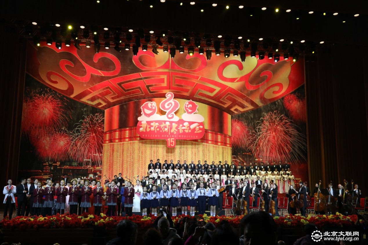 1演职人员合影留念 1演职人员合影留念