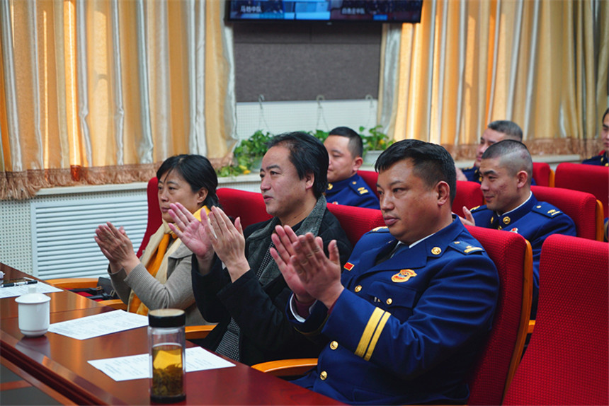 演出现场 (2) 演出现场 (2)