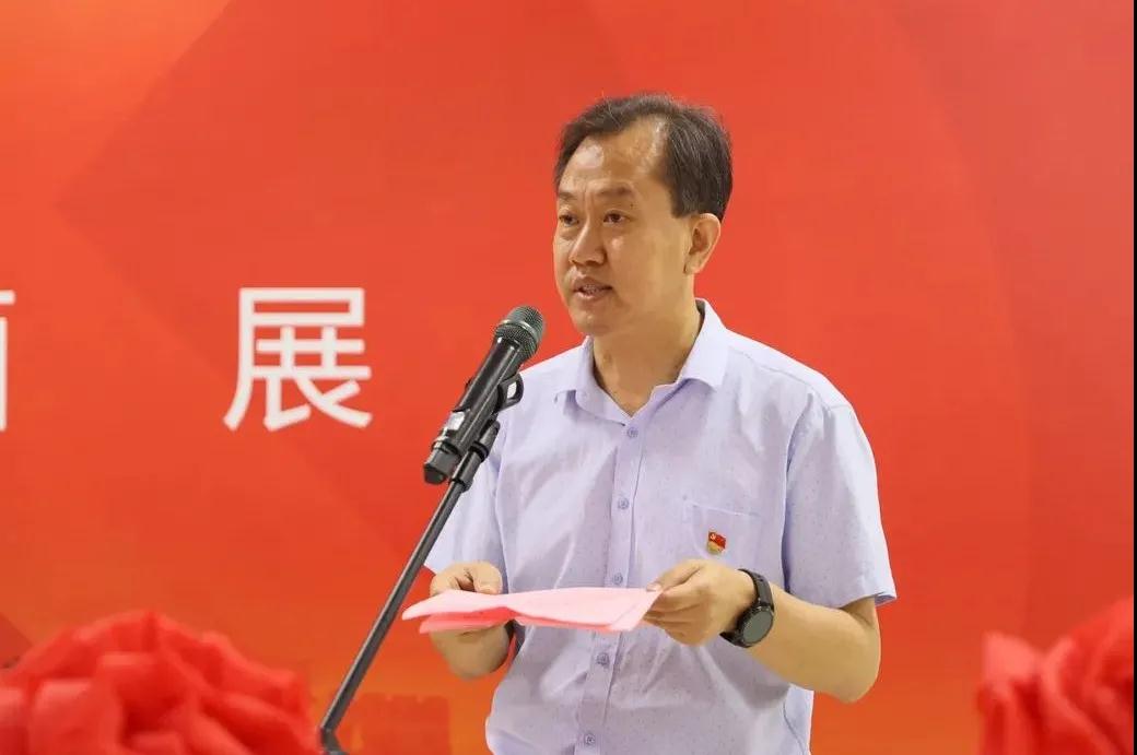 大兴区委宣传部副部长、区文联主席蒋俊杰主持启动仪式 大兴区委宣传部副部长、区文联主席蒋俊杰主持启动仪式