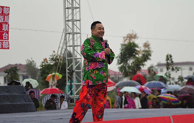 梁子表演小品《超级女声》 梁子表演小品《超级女声》