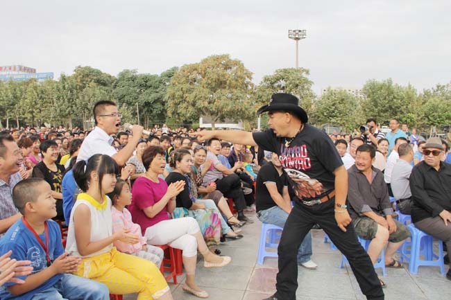 图集：2013年首都文艺家赴新疆文化交流(14/30)